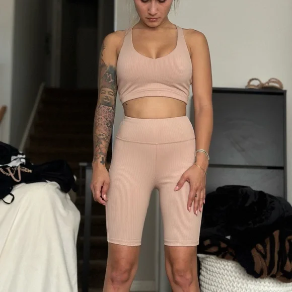 Matching set - Picture 2 of 2